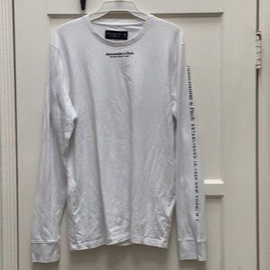 Abercrombie & Fitch mens Medium long sleeve white t-shirt